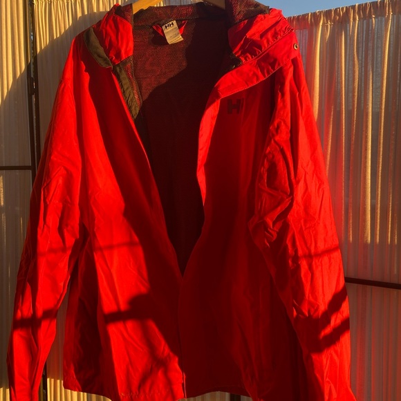 NWOT- HELLY Hansen hooded rain jacket, red, MENS, XL - Picture 6 of 11